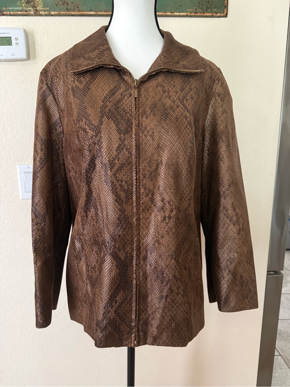 Alfred Dunner Faux Snakeskin Corporate Night out Women's Spring Jacket Size 14